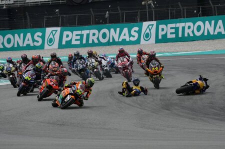 crash-gonzalez-moto2-gp-sepang