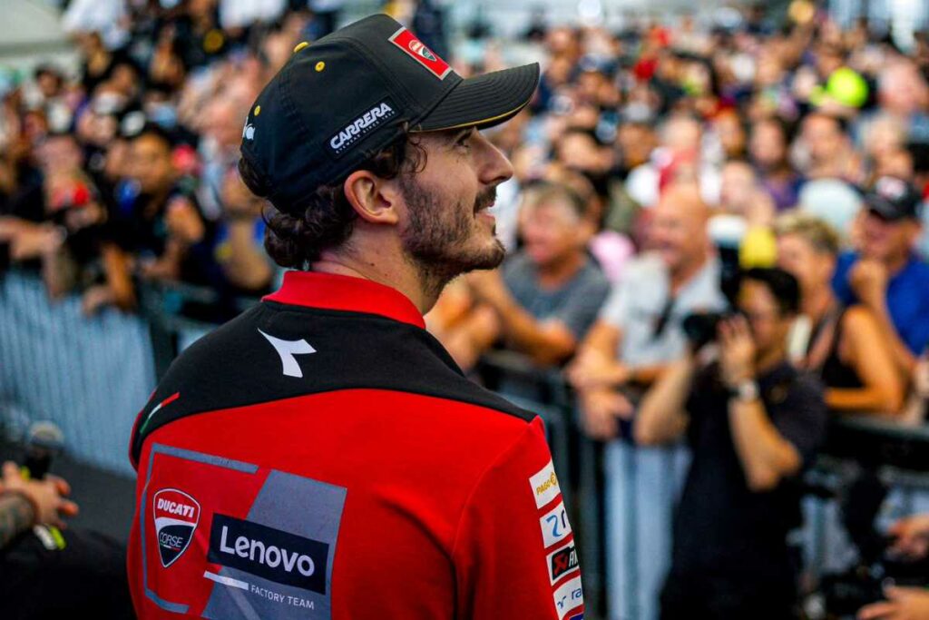 MotoGP, Bagnaia : « Martin à la place de Bastianini ? Ce ne serait pas bien.” MotoGP, Bagnaia si schiera con Bastianini