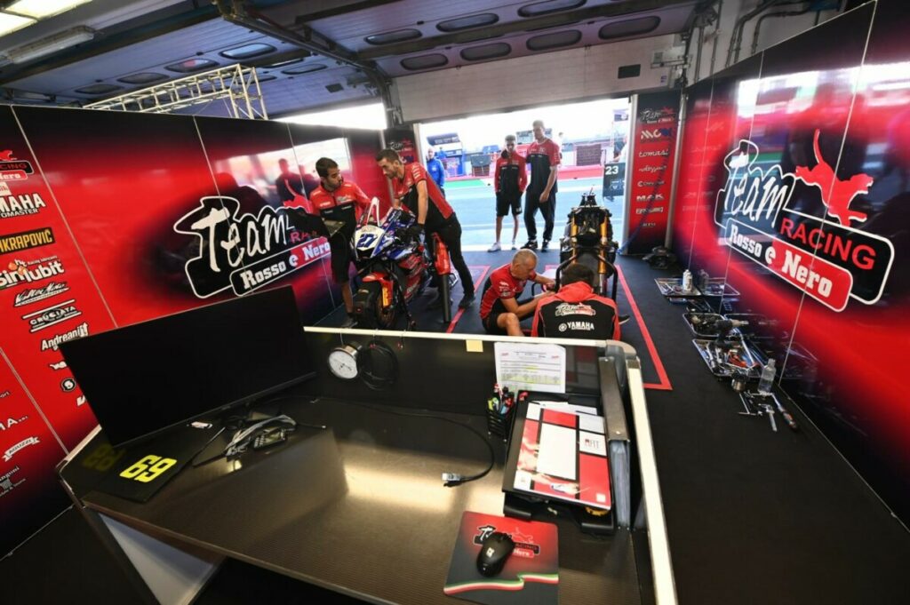 Equipe Rouge et Noire, salutations pour 2023 « Engagement et passion dans ce que nous faisons » civ-team-rosso-e-nero-2023