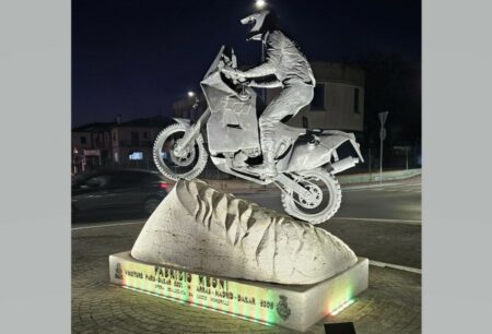 meoni-statua-dakar-illuminazione