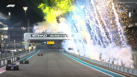 Formule 1 : Cartes postales de tous les pilotes à leur équipe