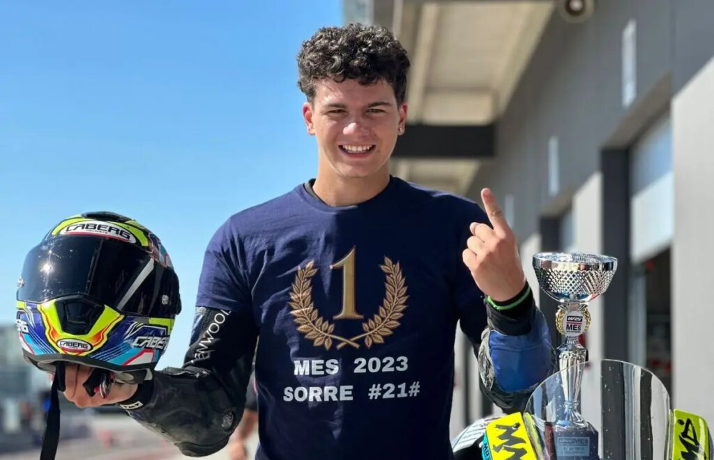 Motoestate, quelle histoire ! Mattia Sorrenti, le jeu et le double titre 300 SS sorrenti-campione-300ss-motoestate-2023