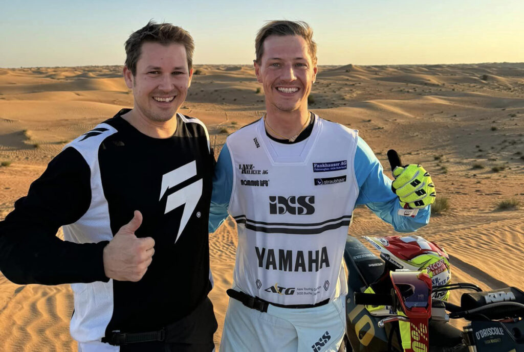 Superbike : Dominique Aegerter s’entraîne à moto dans les dunes Dominique Aegerter