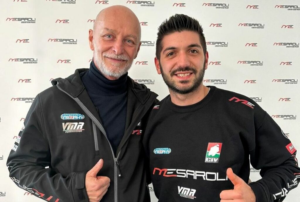 CIV Supersport : Andrea Tucci deuxième pilote Mesaroli Racing Andrea Tucci continua nel CIV Supersport anche per la stagione 2024 con un nuovo team: sarà il compagno di Andrea Mantovani in Mesaroli Racing Ducati