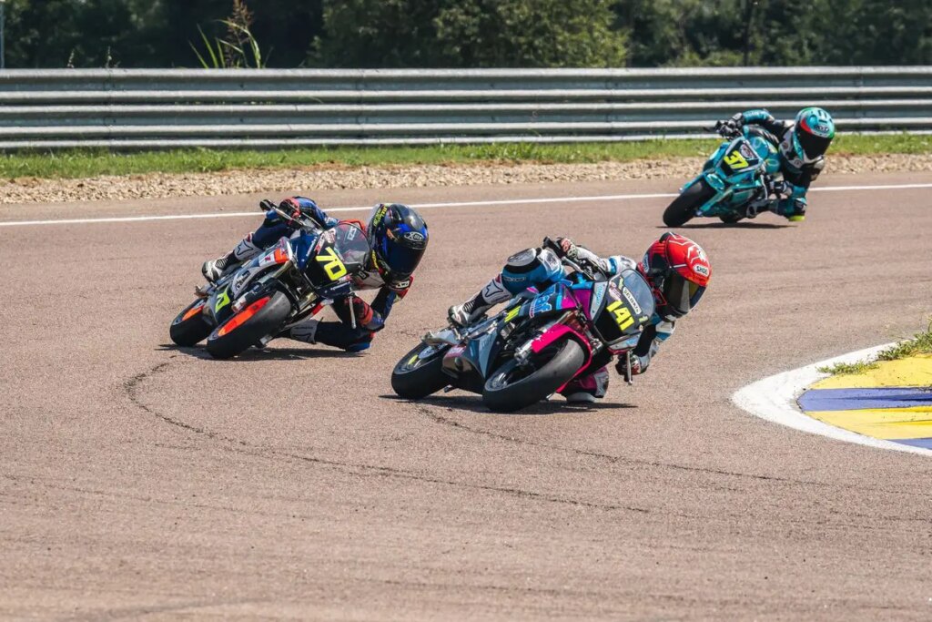 La mythique Superpole débarque au CIV Junior 2024 Le categorie MiniGP Italy Series 160 e 190 disputeranno la Superpole con 1 giro lanciato in 3 round del CIV Junior 2024