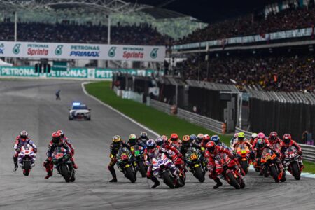 Tra pochi giorni inizierà il 2024 della MotoGP: tiene banco il nuovo sistema di concessioni per limitare il vantaggio tecnico della Ducati, 'giocando' sul numero di gomme, sviluppi e test a disposizione