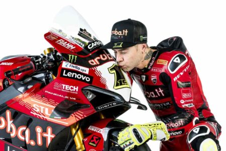 Superbike, Alvaro Bautista attacca i rivali