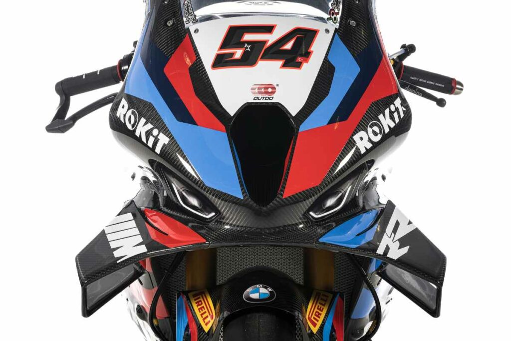 Superbike, BMW sans excuses : comment la M 1000 RR va évoluer en 2024 Superbike, come cambia la BMW M 1000 RR nel 2024