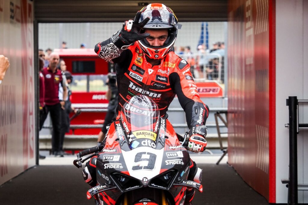 Danilo Petrucci : combattant du Superbike dans un dernier tour sensationnel Danilo Petrucci: lottatore da Superbike in un ultimo giro da urlo