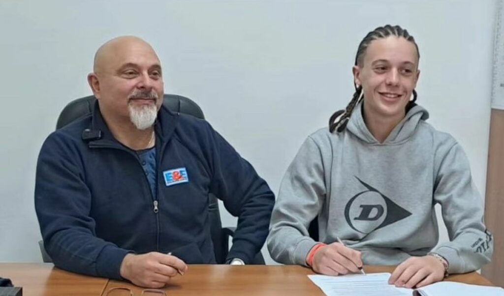 Giacomo Zannoni avec E&E Kawasaki dans la CIV Supersport 300 2024 Il vice-Campione MES 2022 di categoria Giacomo Zannoni correrà a tempo pieno nel CIV Supersport 300 2024 con E&E Squadra Corse