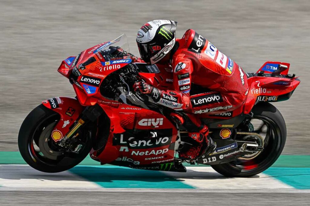 MotoGP, Bagnaia : « Impressionnés par le ressenti qu’on a eu, on a encore de la marge » MotoGP, test Sepang: Bagnaia molto felice