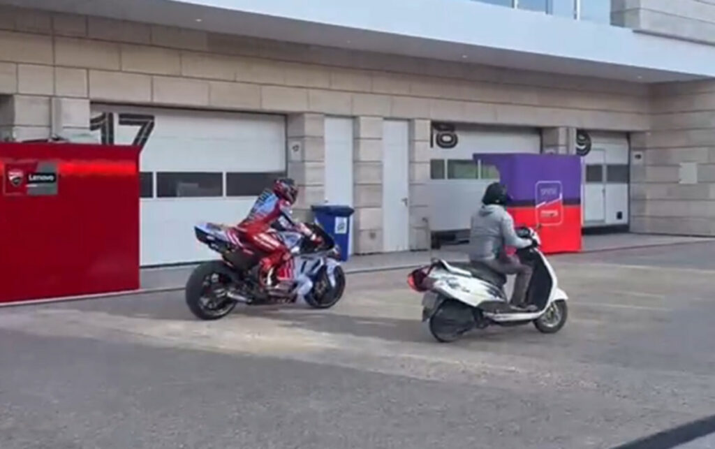 MotoGP Test Qatar, jour 2 : Aprilia en tête à la mi-journée, Márquez 2ème après le problème day2-motogp-marquez-test-qatar