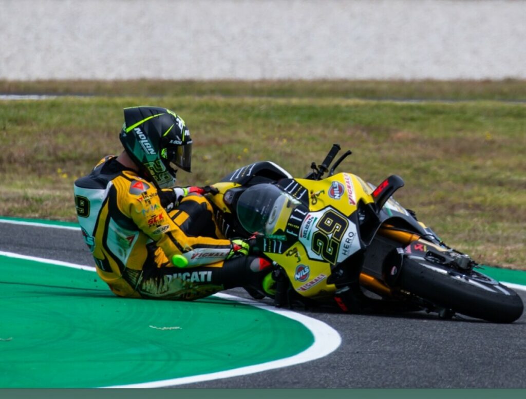 Superbike Phillip Island : chutes effrayantes, tests Lecuona terminés Andrea Iannone, Superbike