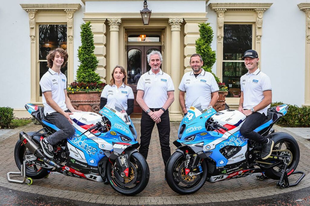 TAS Racing en British Superbike célèbre 25 ans de course pour gagner à nouveau TAS Racing nel British Superbike festeggia 25 anni di corse per tornare a vincere