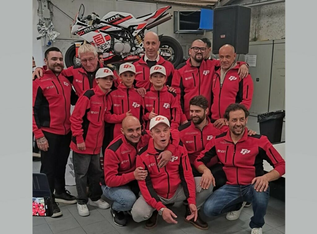 Voici GP Racing, la nouvelle équipe en CIV Junior présentée à Scarperia gp-racing-staff