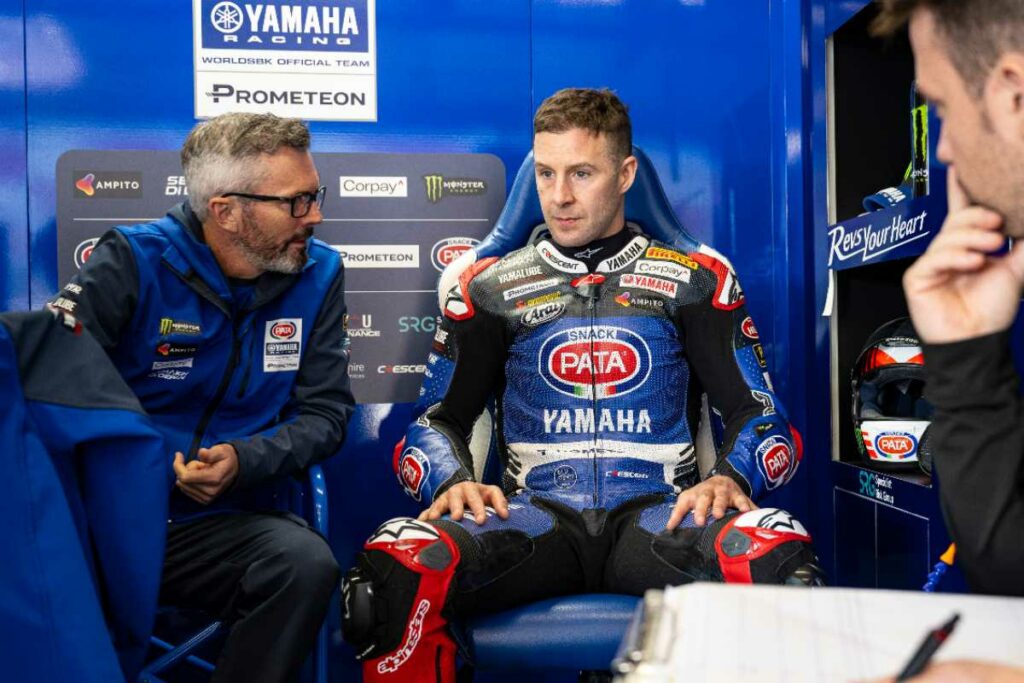 Superbike, Jonathan Rea l’avoue : “Je ne peux pas viser la victoire” Superbike Barcellona Jonathan Rea Yamaha