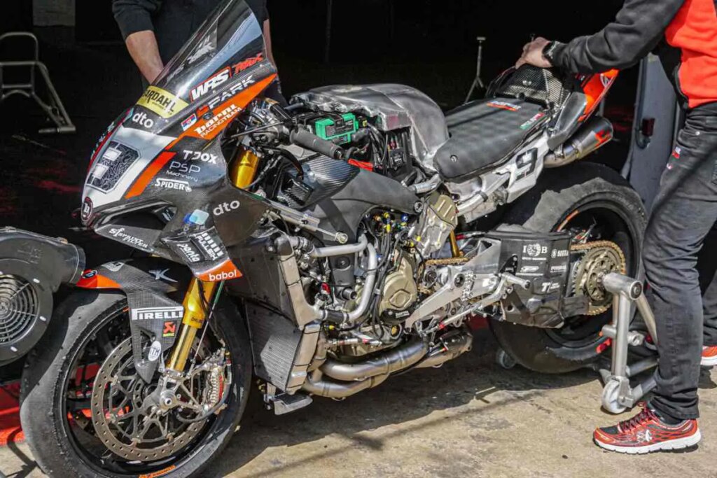 Superbike, Petrucci rapide et étonné “Bulega fait un autre sport” Superbike, test Catalunya: Petrucci brilla a Barcellona