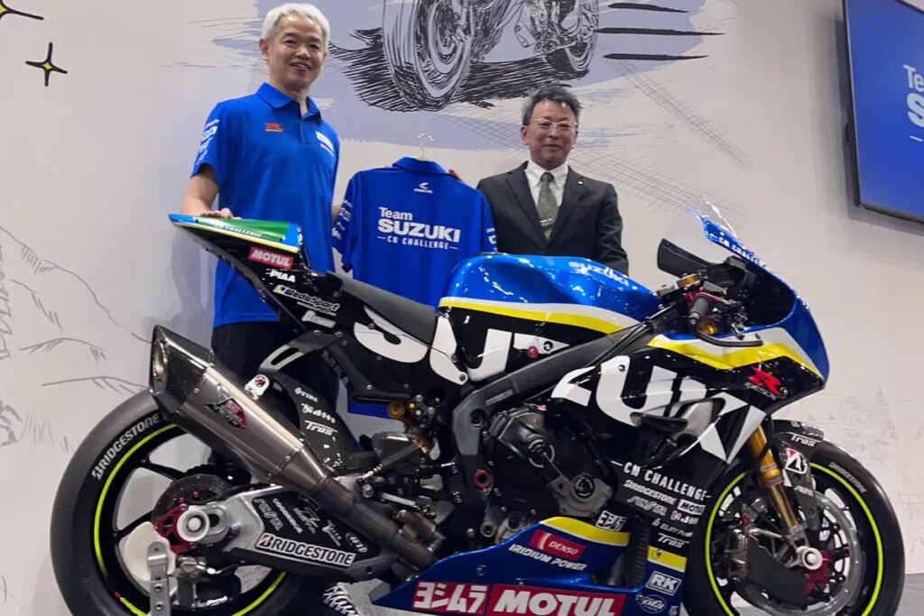 Suzuki dans la moto : retraite controversée, retour cohérent Suzuki nel motociclismo: ritiro discusso, ritorno coerente