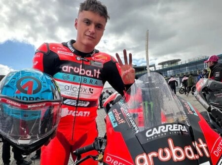 Supersport Assen : Huertas fait une rentrée furieuse en course 1, Manzi résiste Adrian Huertas, Supersport