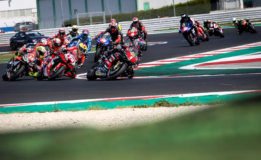 Coup d’envoi du CIV 2024 : horaires et où voir les courses de Misano Questo week-end scatta il CIV 2024: a Misano primo round stagionale dai numerosi spunti d'interesse. Ecco vedere le gare e le info sui biglietti
