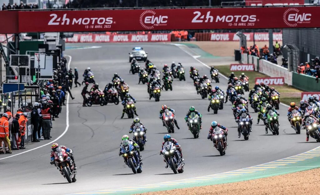 EWC 2024 : 48 Equipes au départ des 24h du Mans Sono 48 le squadre ammesse alla 24h Motos Le Mans, atto inaugurale del Mondiale Endurance FIM EWC 2024: ecco l’entry list provvisoria con tanta e grande Italia