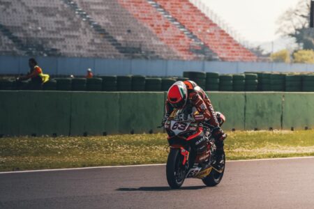Dal possibile ritiro al ritorno sul podio dopo tre anni con il team Garage 51 by Barni Ducati di Michele Pirro: come il CIV Supersport ha ritrovato Davide Stirpe