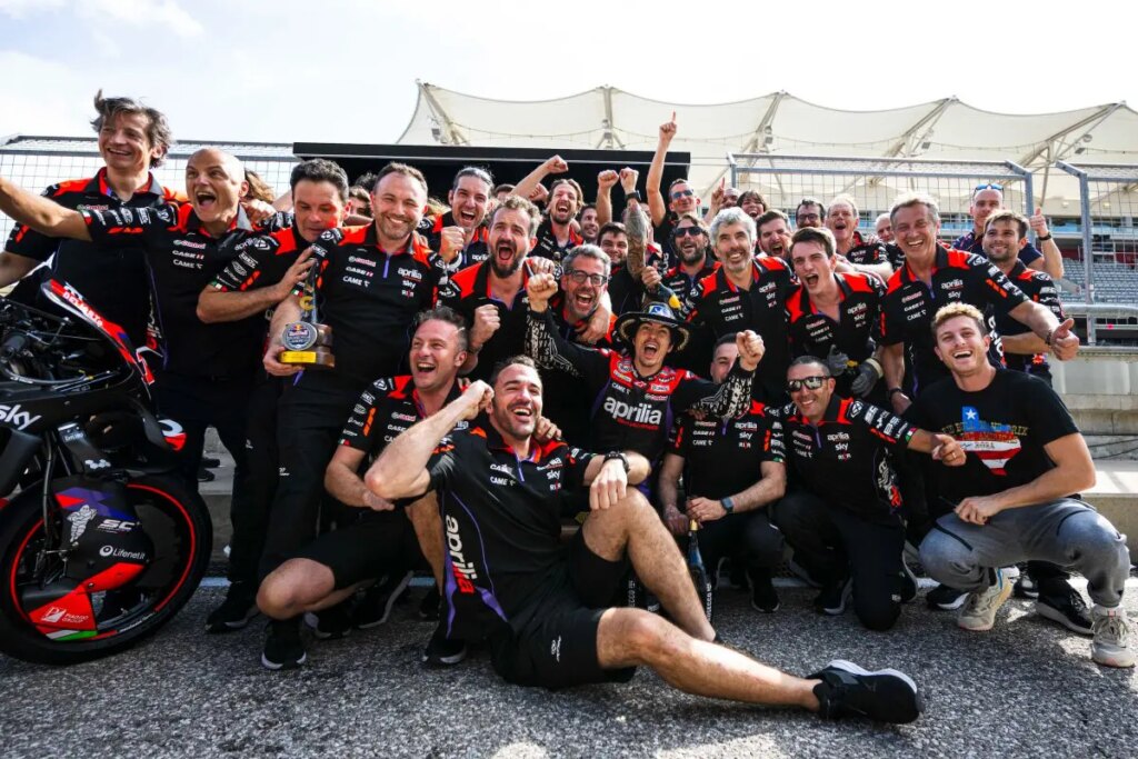 Maverick Vinales et Aprilia : le MotoGP a trouvé un duo cinématographique Maverick Vinales e Aprilia: la famiglia MotoGP che cercava