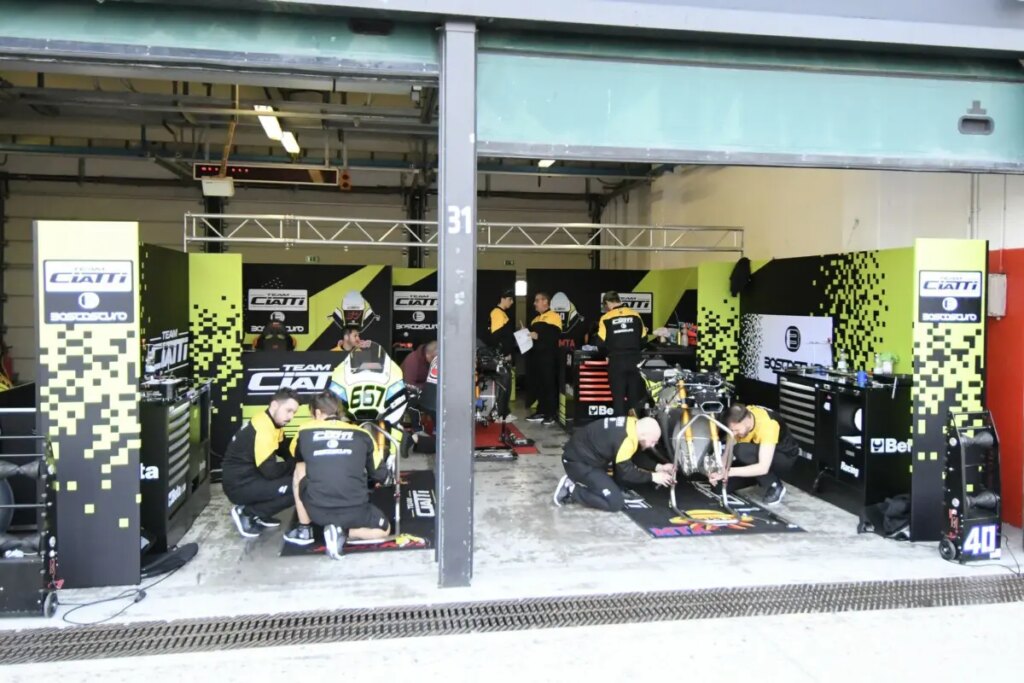 Moto2, le Team Ciatti-Boscoscuro sonne la charge “Surra et Casadei, un équipage de haut niveau” ciatti-boscoscuro-moto2-juniorgp-2024