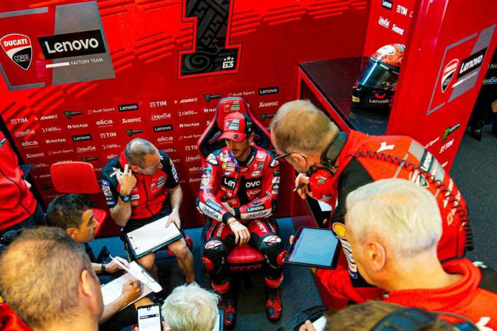 MotoGP, réaction de Bagnaia : “Le numéro 1 doit toujours être considéré” MotoGP Jerez Pecco Bagnaia