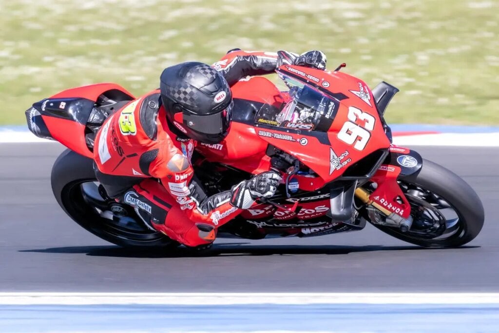 Roberto Mercandelli fait ses débuts dans un conte de fées « Le pari des Broncos est payant » Dall’infortunio alle vertebre al primo podio nel CIV Superbike: Roberto Mercandelli lascia subito il segno al debutto con Broncos Racing Ducati a Misano