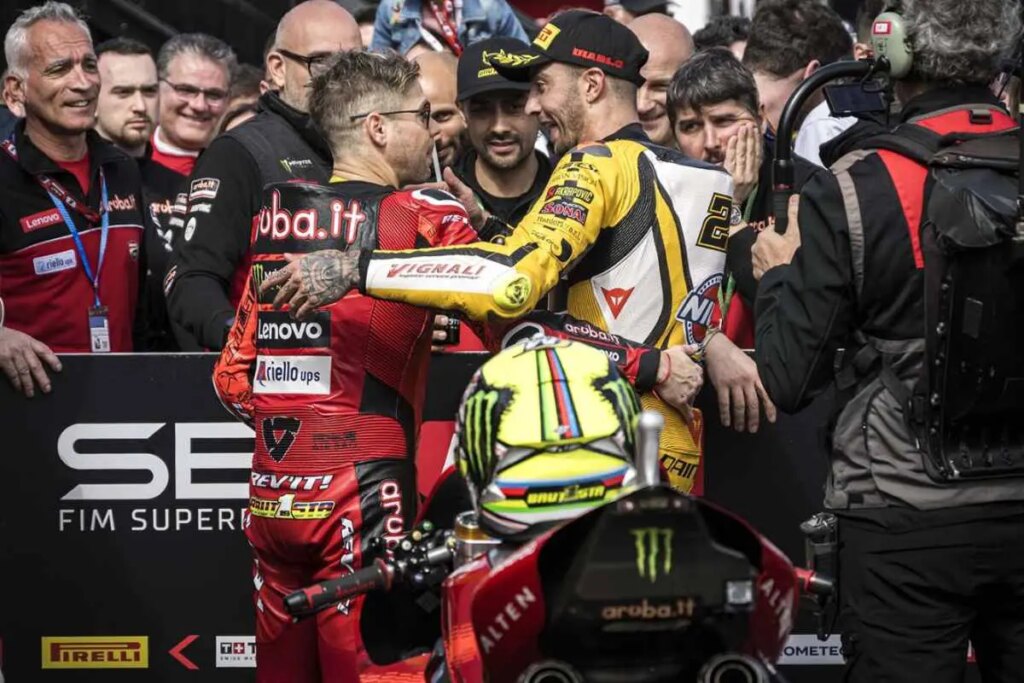 Superbike, Bautista exalte Iannone : “Une chose m’a surpris” Superbike Andrea Iannone Alvaro Bautista
