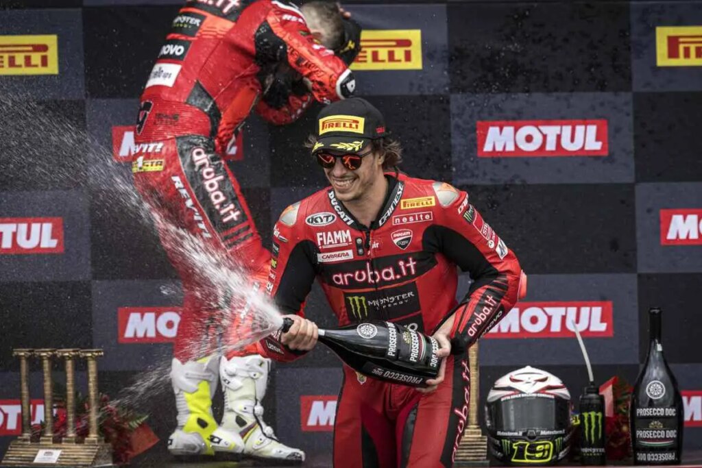 Superbike, Bulega et la relance Bautista : « Cela me pousse à faire plus » Superbike Nicolò Bulega