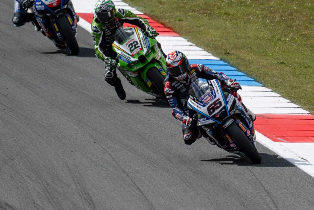 Superbike, Jonathan Rea ne discute pas avec Alex Lowes : “Il s’est excusé” Superbike Assen Jonathan Rea