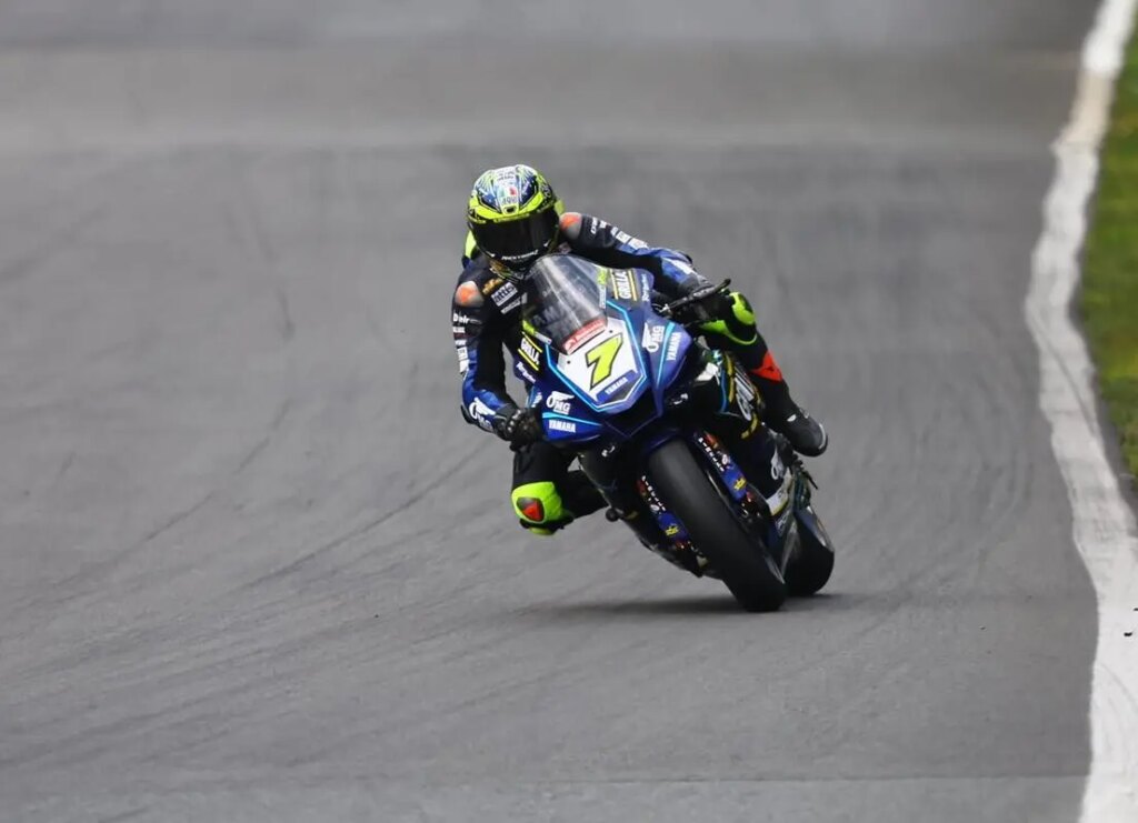 Ryan Vickers prend en charge le BSB de vendredi à Donington Ryan Vickers primeggia nella seconda sessione di libere del British Superbike a Donington Park. Tommy Bridewell fuori dalla top-12, Rory Skinner si ferma