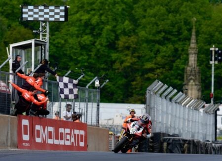 Glenn Irwin su PBM Ducati vince anche Gara 2 del British Superbike ad Oulton Park e diventa nuovo leader di campionato, Tommy Bridewell primo podio con Honda Racing UK