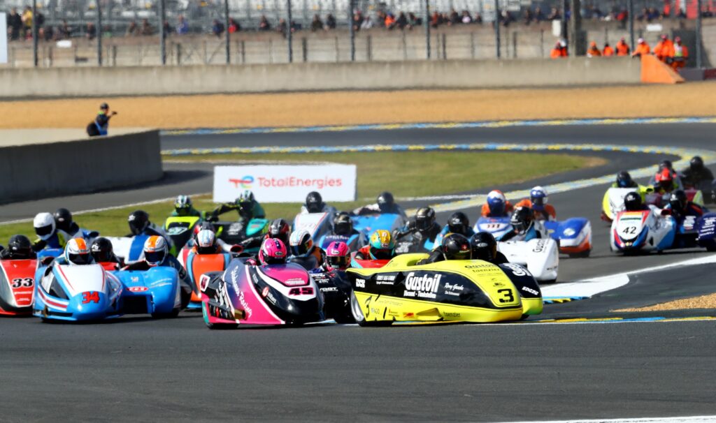 Championnat du Monde FIM Sidecar : spectacle à trois roues sidecar