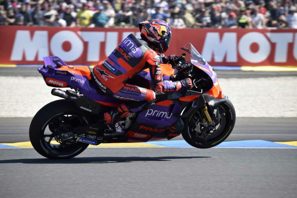 MotoGP, Jorge Martin ne se laisse pas distraire : “Seulement des spéculations sur l’avenir” MotoGP Le Mans Jorge Martin