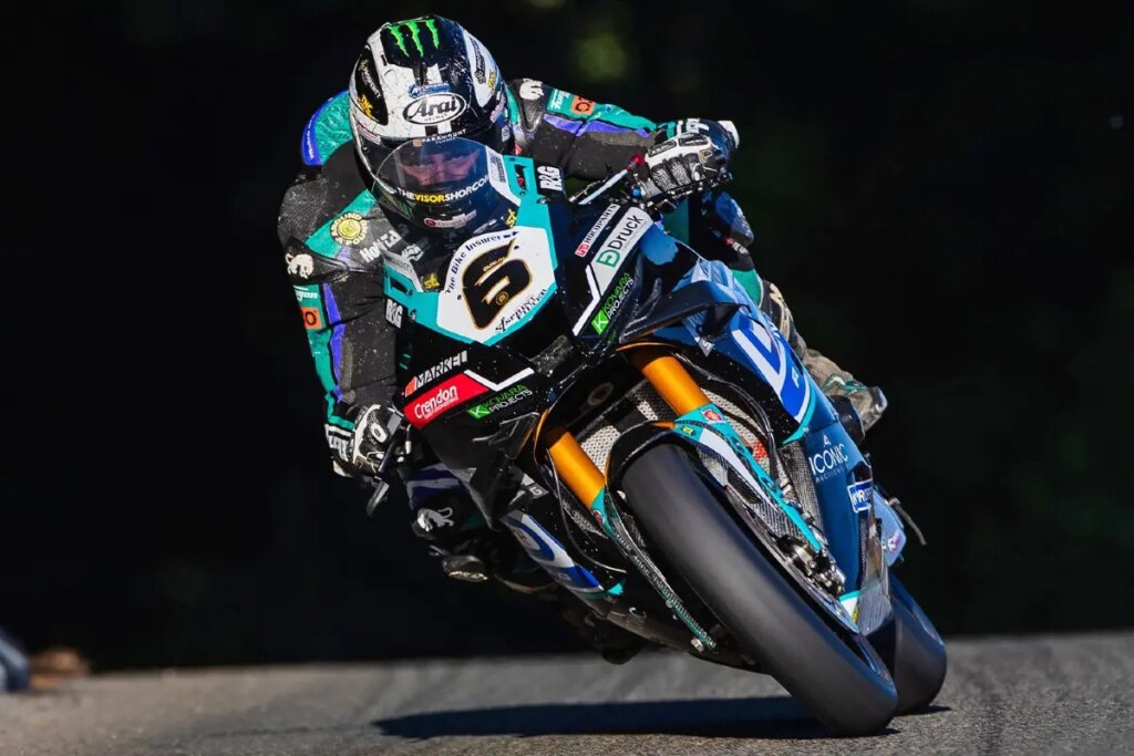 Premiers essais du TT 2024 avec Dunlop et Hickman sur les boucliers Prime prove del TT 2024 con Dunlop e Hickman sugli scudi
