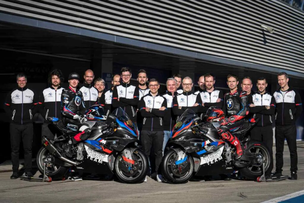 Superbike, BMW : pourquoi avoir une équipe d’essais est si important Superbike BMW test team Guintoli Smith