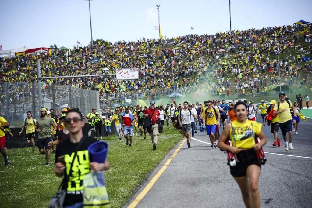 Vers le GP d’Italie : il y a la fête au Mugello Tra meno di un mese il GP d’Italia al Mugello: un week-end imperdibile da vivere tutto d’un fiato attraverso musica, spettacolo e intrattenimento