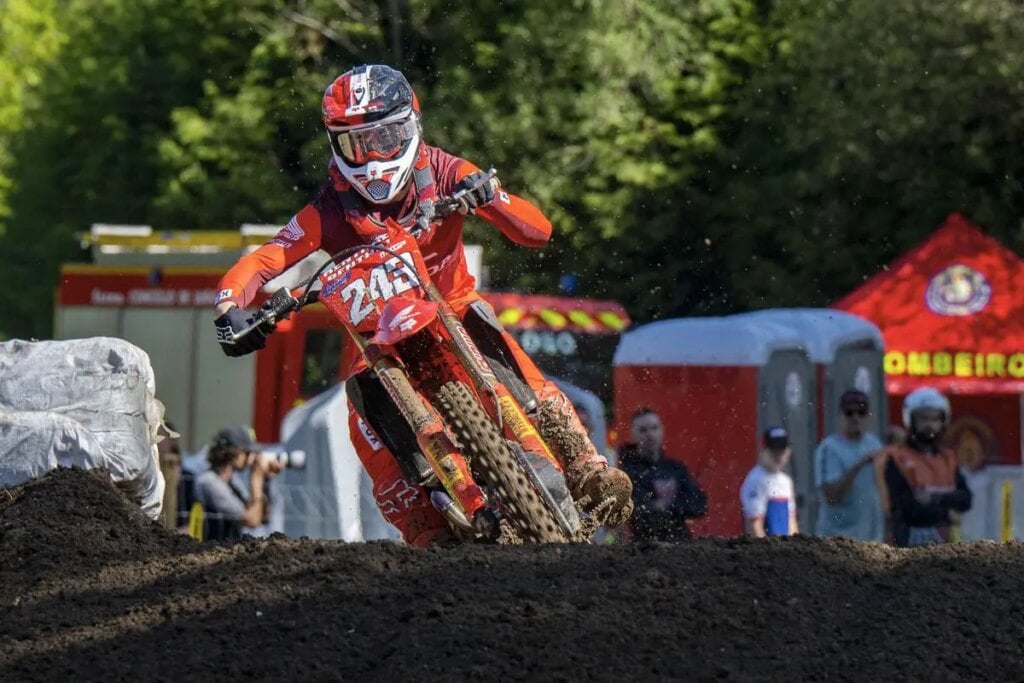 Maggiora : Tim Gajser de plus en plus maître du MXGP Jeffrey Herlings conquista Gara 2, ma con un secondo posto e il primo di Gara 1 Tim Gajser si assicura la vittoria del GP d’Italia e allunga in campionato nella MXGP