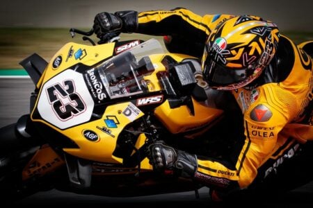 Fantasmi del passato: una scivolata nella FP2 rovina il venerdì da primato di Luca Salvadori nel National 1000, Flavio Ferroni in pista con REVO Aprilia