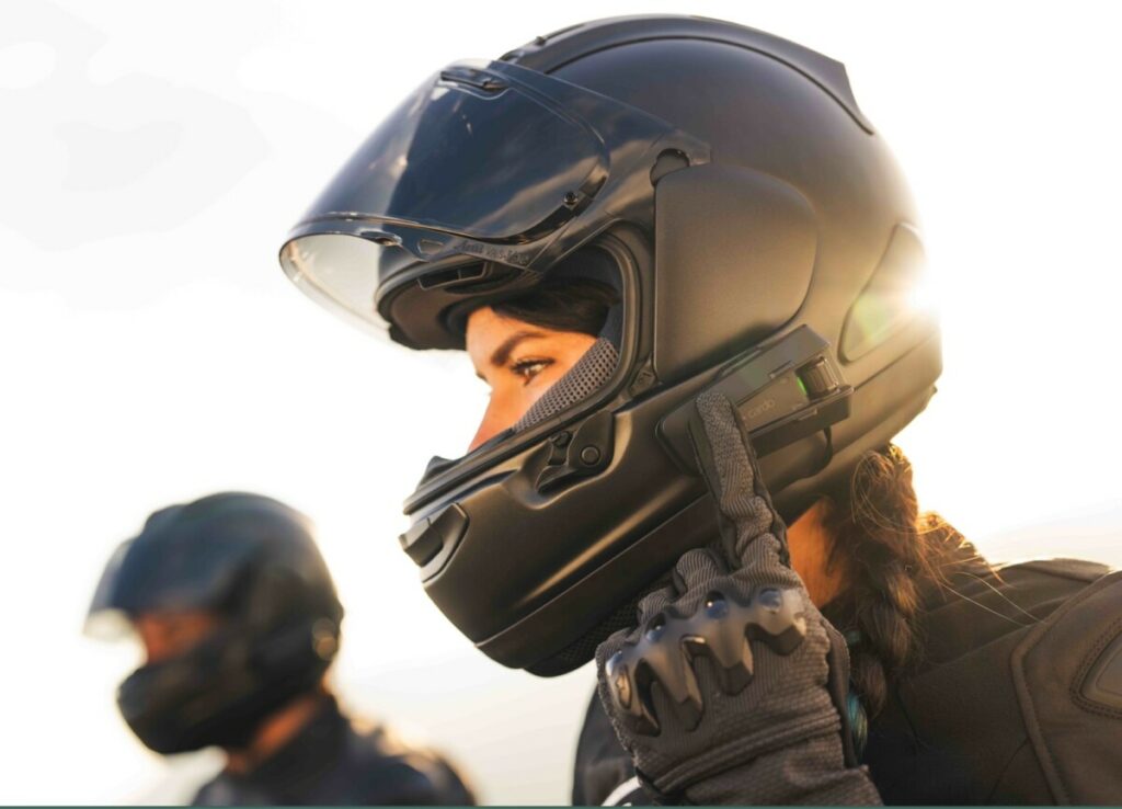 Cardo System se penche sur la sécurité : Packtalk Pro appelle à l’aide Cardo, Cardo System