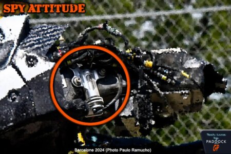 MotoGP, la technique : la première image d’un Mass Damper ? spy-mass-damper-apriilia-motogp