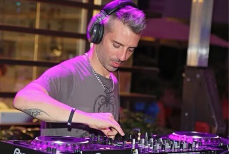 Superbike Misano, Marco Melandri revient en tant que DJ “Toprak dicte la loi mais…” Marco Melandri DJ a Misano in occasione della Superbike