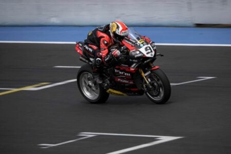 Superbike Misano, Petrucci en souffrance : “Je veux essayer, mais je ressens de la douleur” Superbike Misano Danilo Petrucci