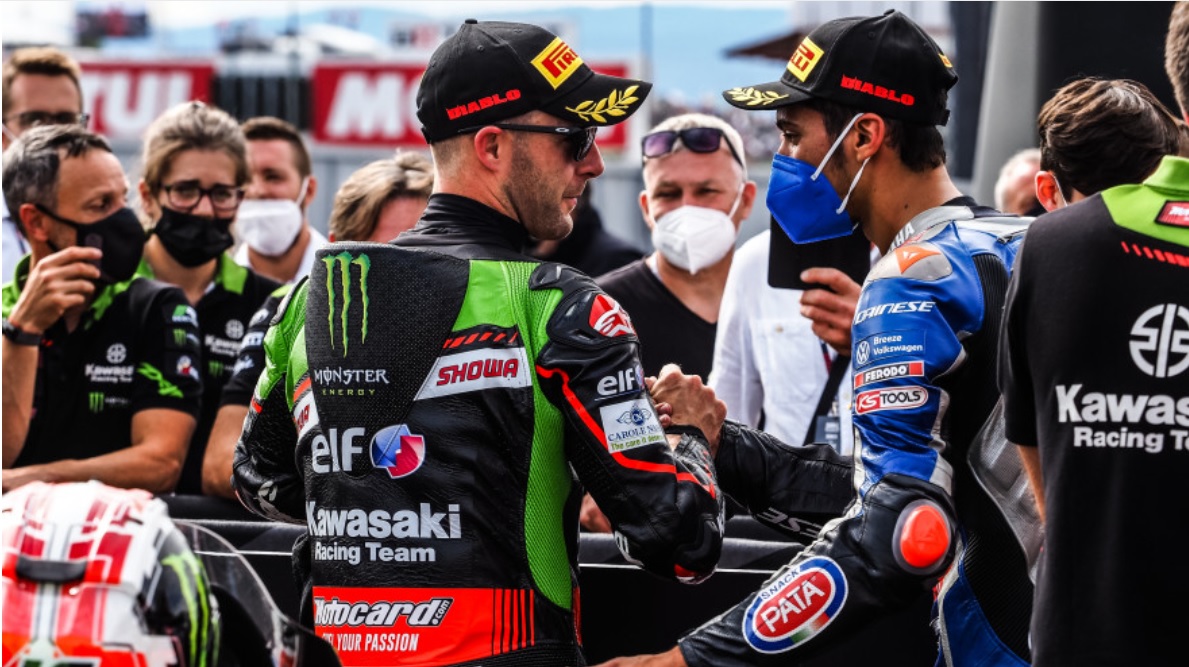 SBK, Navarre : Rea attaquée, Razgatlioglu flaire la proie !