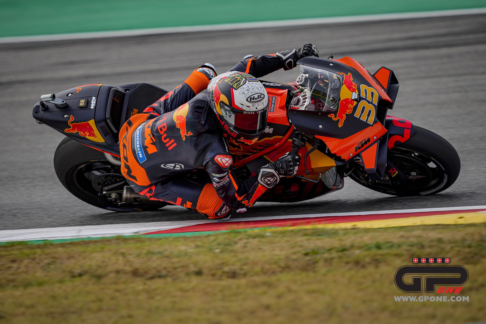 MotoGP, Binder est 4e, KTM se plaint : peut-être de nouveaux Michelin pour le GP d’Autriche