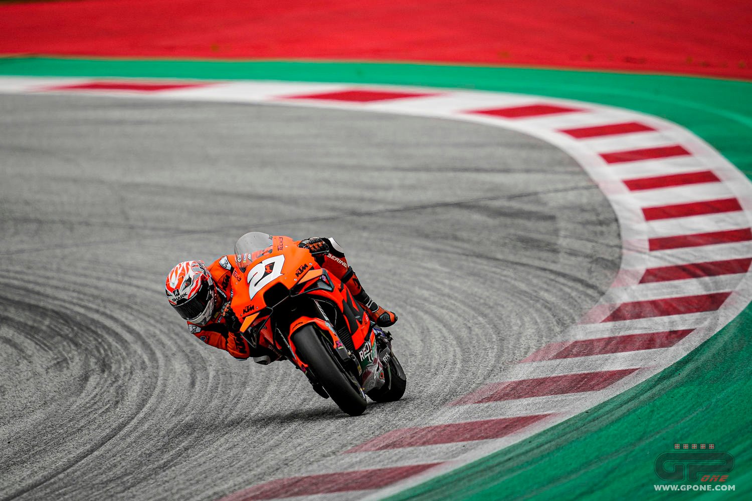 MotoGP, magicien de Lecuona sur le mouillé : 1er en FP2, coupe Zarco pendant 3 secondes.  Rossi au premier trimestre