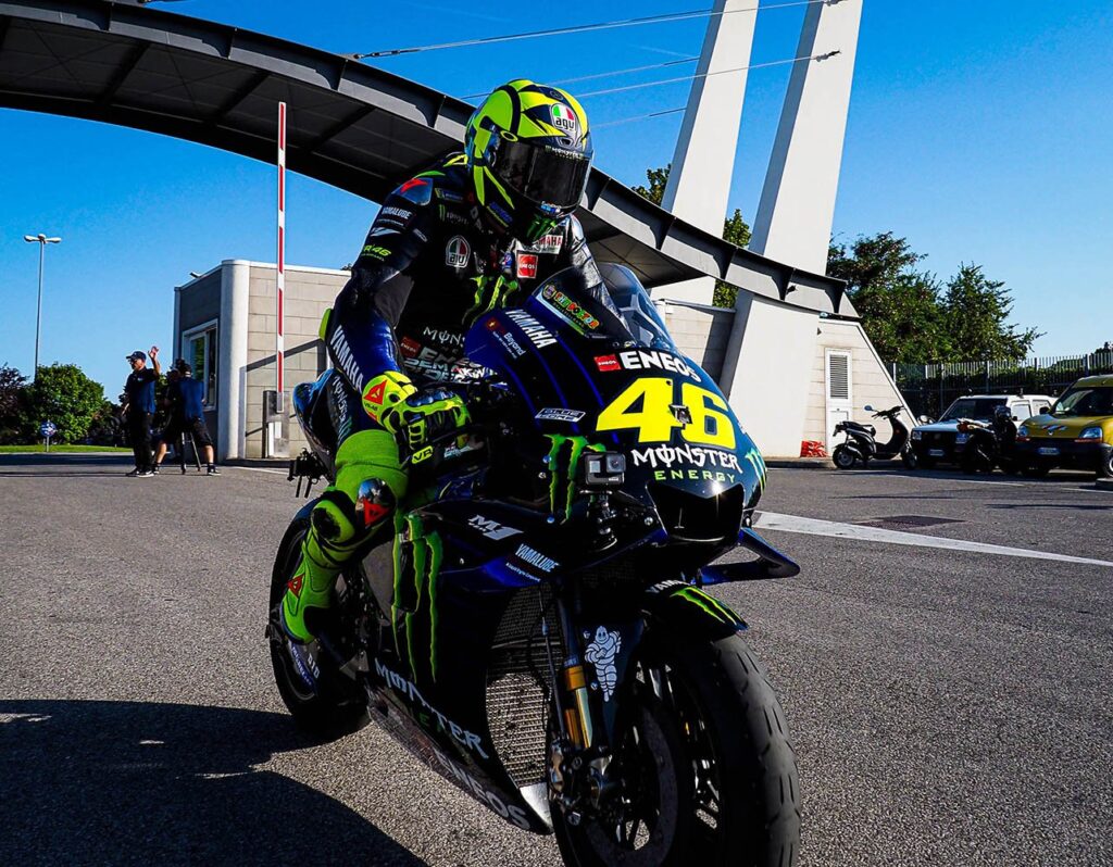 Misano, en route pour les préventes du dernier défilé de Valentino Rossi Ritratto di GPone